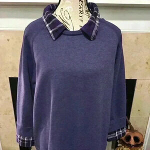 Metropolitan Women’s Sweatshirt with plaid flannel Accents. Large. Preowned.